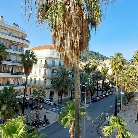 4-personnes Avec Balcon * Hyeres