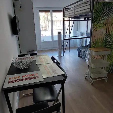 Apartamento 4-personnes Avec Balcon Hyères